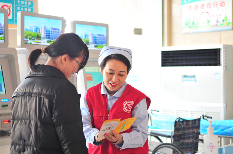 9 雷锋岗志愿服务（魏峰 摄影）.jpg
