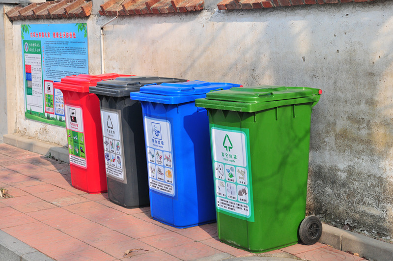 12 实行垃圾分类处理（魏峰 摄影）.jpg